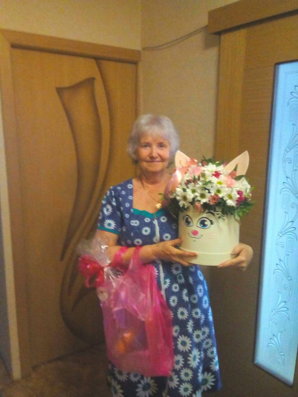 Доставка букетов цветов и подарков в Хабаровске